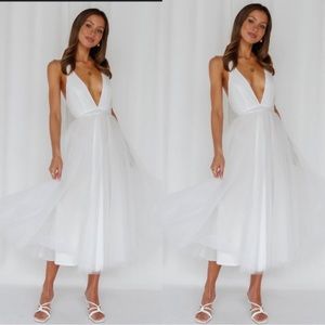 Hello Molly Summer Cinderella Midi Dress White. Size large.